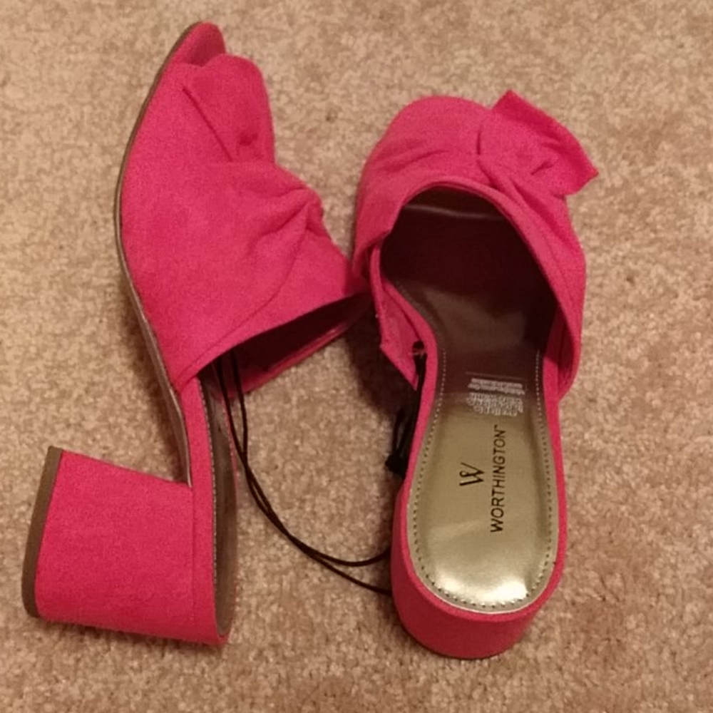 Shoe - Picture 4 of 8